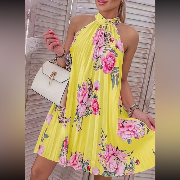 Boho floral print pleated halter dress